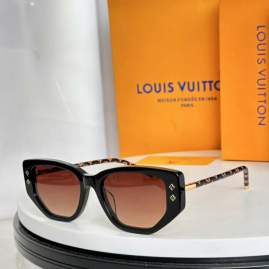 Picture of Louis Vuitton Sunglasses _SKUfw77644222fw